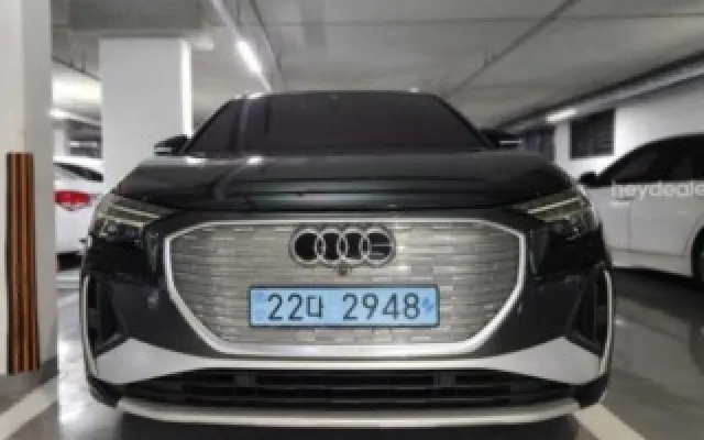 인천중고차시세비교가격 Q4 e-트론 40 프리미엄 매물 사진 7 - 2022/10 58,596km